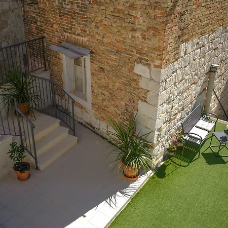 Lanterna 4* Split