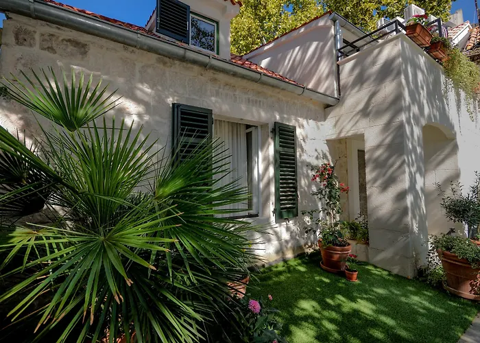 Guest house Lanterna 4*