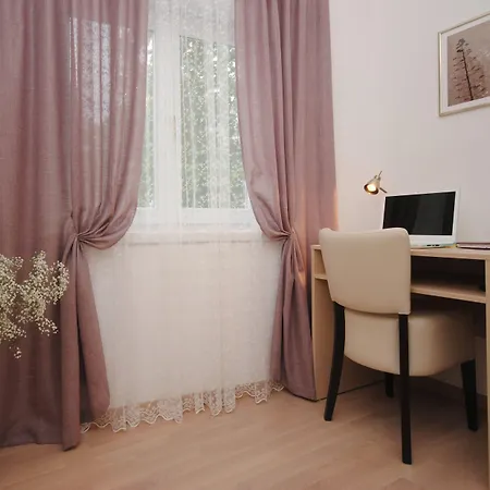 Lanterna 4* سبليت
